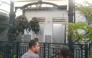 Jago Merah Amuk Rumah Warga, Atap Bangunan Ludes Terbakar