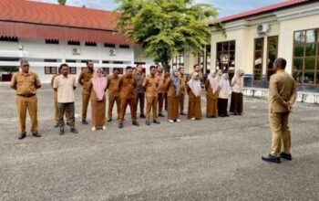 Pimpin Apel Pagi, Plt. Sekretaris DPRK Aceh Besar Tekankan Pentingnya Kedisiplinan dan Peningkatan Pelayanan