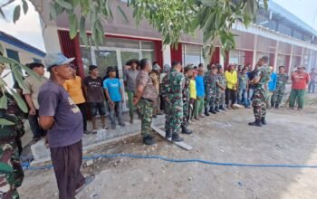 Koramil 08/Kembang Tanjong, Kodim 0102/Pidie bersama warga Gotong Royong Bersihkan Koperasi Desa Merah Putih Kayee Panyang
