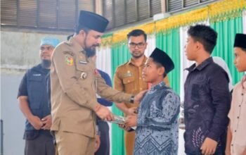 Bupati Al-Farlaky Buka Khitan Massal Baitul Mal, 118 Anak Terima Layanan dan Santunan