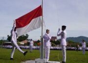 Camat Lhoknga Zayadinur Pimpin Detik-Detik Proklamasi, Paskibraka SMAN 1 Sukses Kibarkan Merah Putih