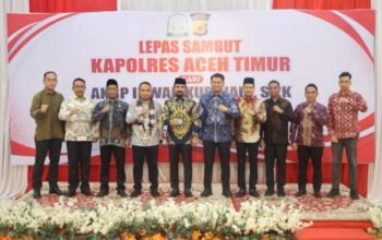 Pisah Sambut Kapolres Aceh Timur, AKBP Irwan Kurniadi kepada AKBP Aris Cai Dwi Susanto