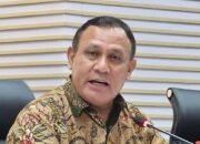 Raih Summa Cumlaude dengan IPK 4,0, Firli Bahuri Resmi Sandang Gelar Doktor Ilmu Hukum