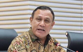 Raih Summa Cumlaude dengan IPK 4,0, Firli Bahuri Resmi Sandang Gelar Doktor Ilmu Hukum